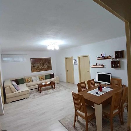 Eniguesthouse Gjirokastër 외부 사진
