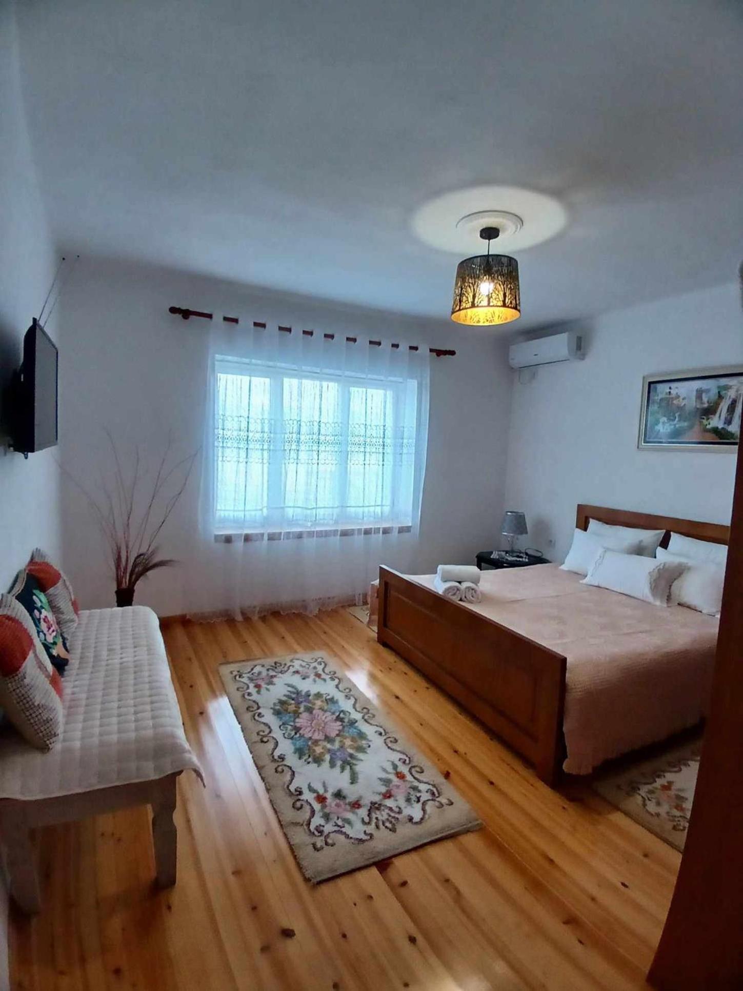 Eniguesthouse Gjirokastër 외부 사진
