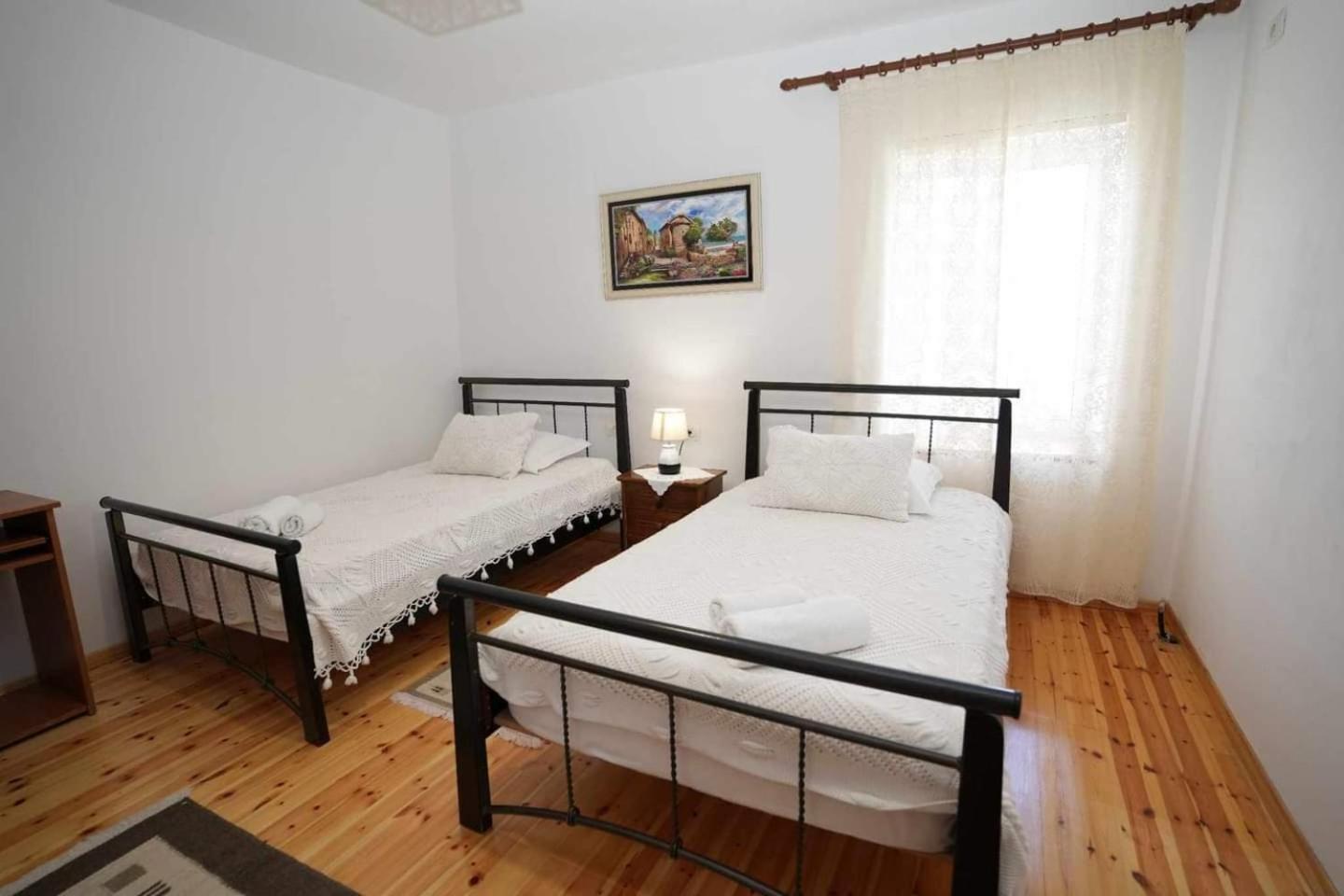 Eniguesthouse Gjirokastër 외부 사진