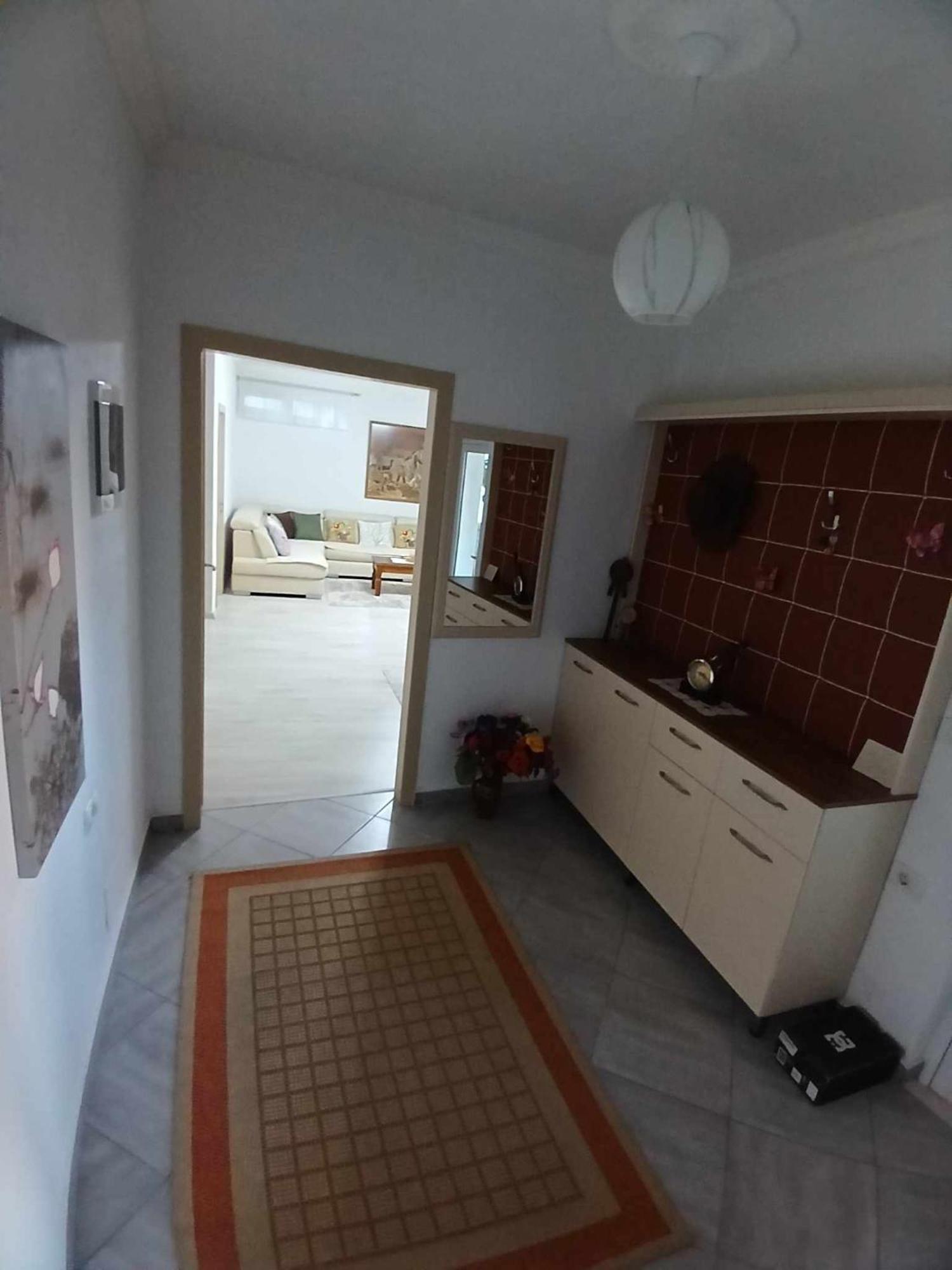 Eniguesthouse Gjirokastër 외부 사진