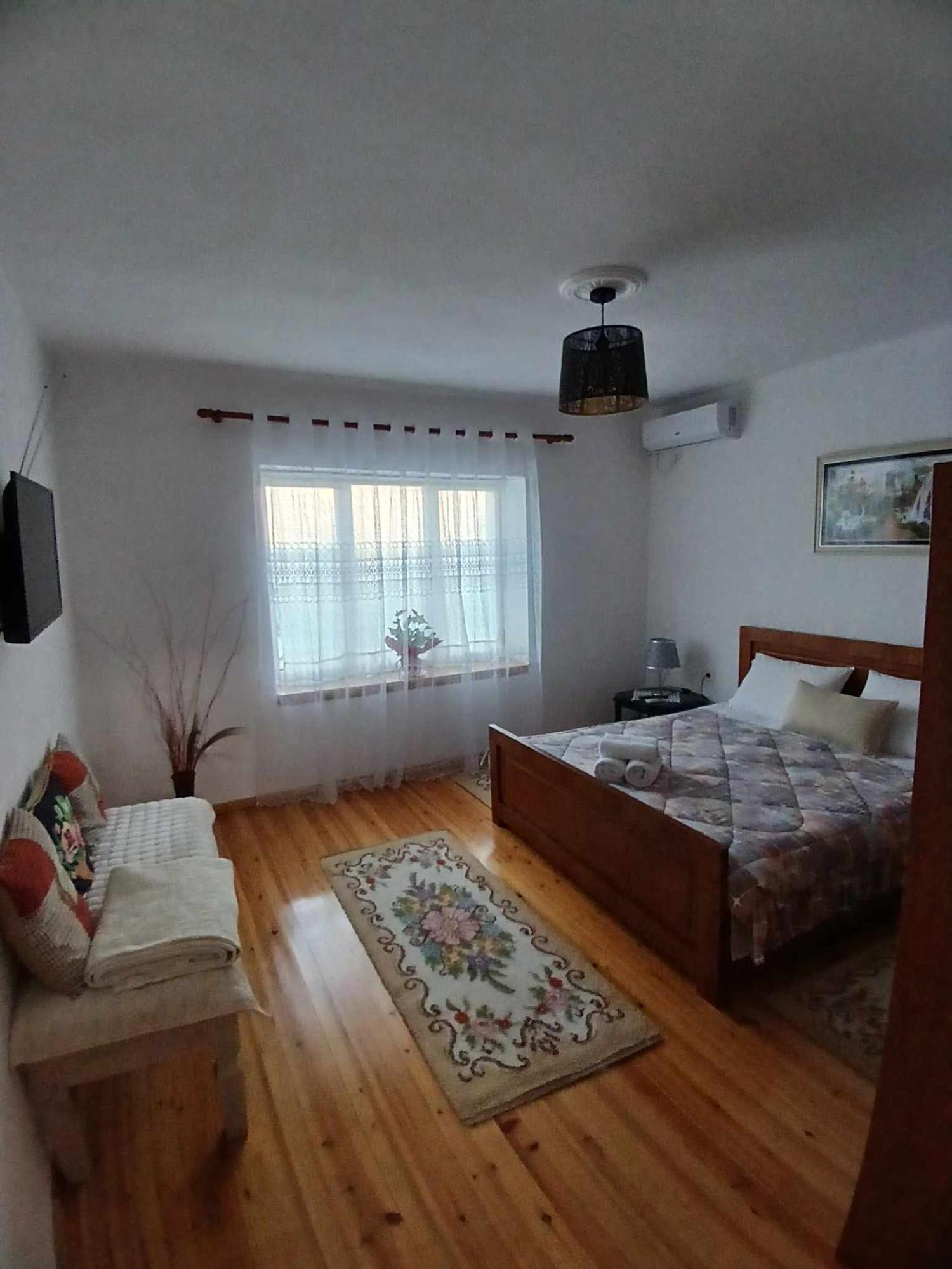 Eniguesthouse Gjirokastër 외부 사진