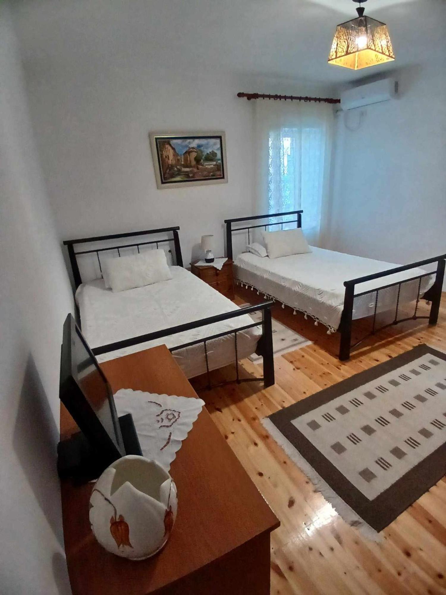 Eniguesthouse Gjirokastër 외부 사진
