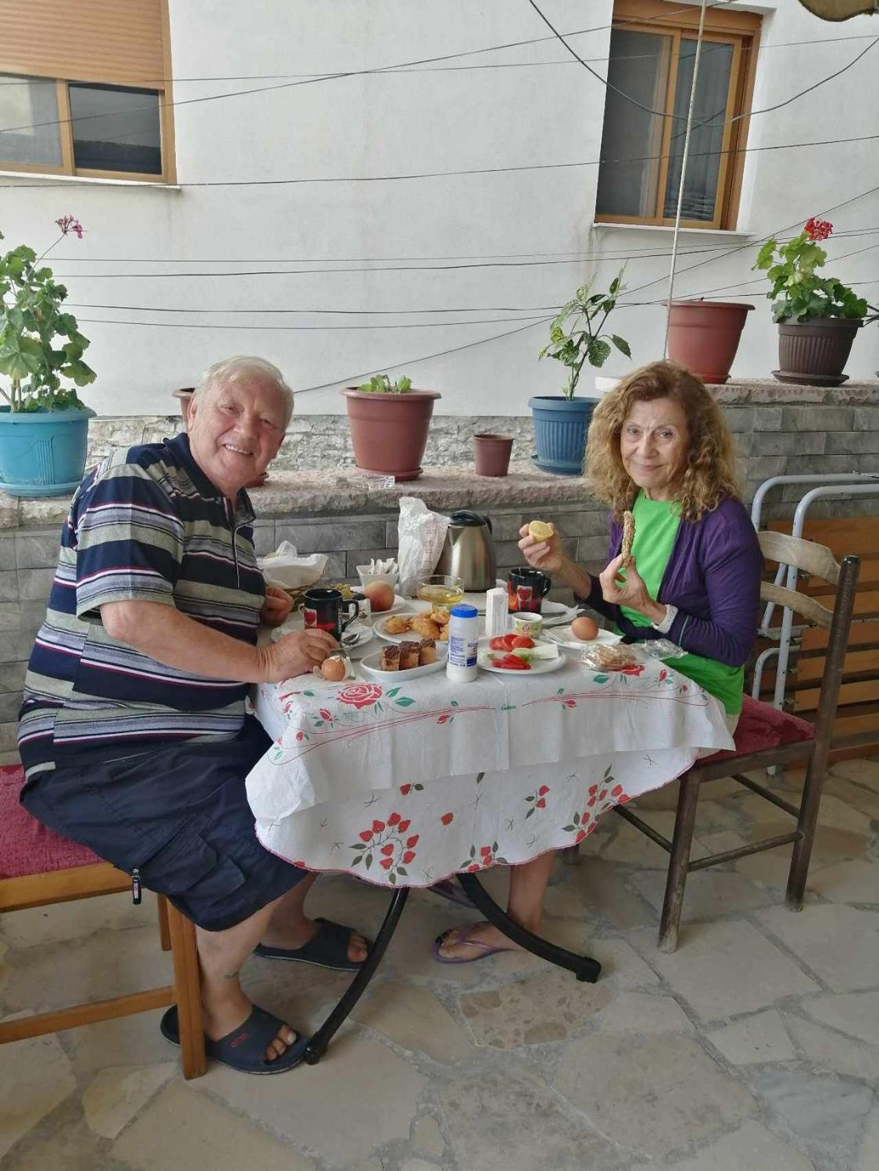 Eniguesthouse Gjirokastër 외부 사진